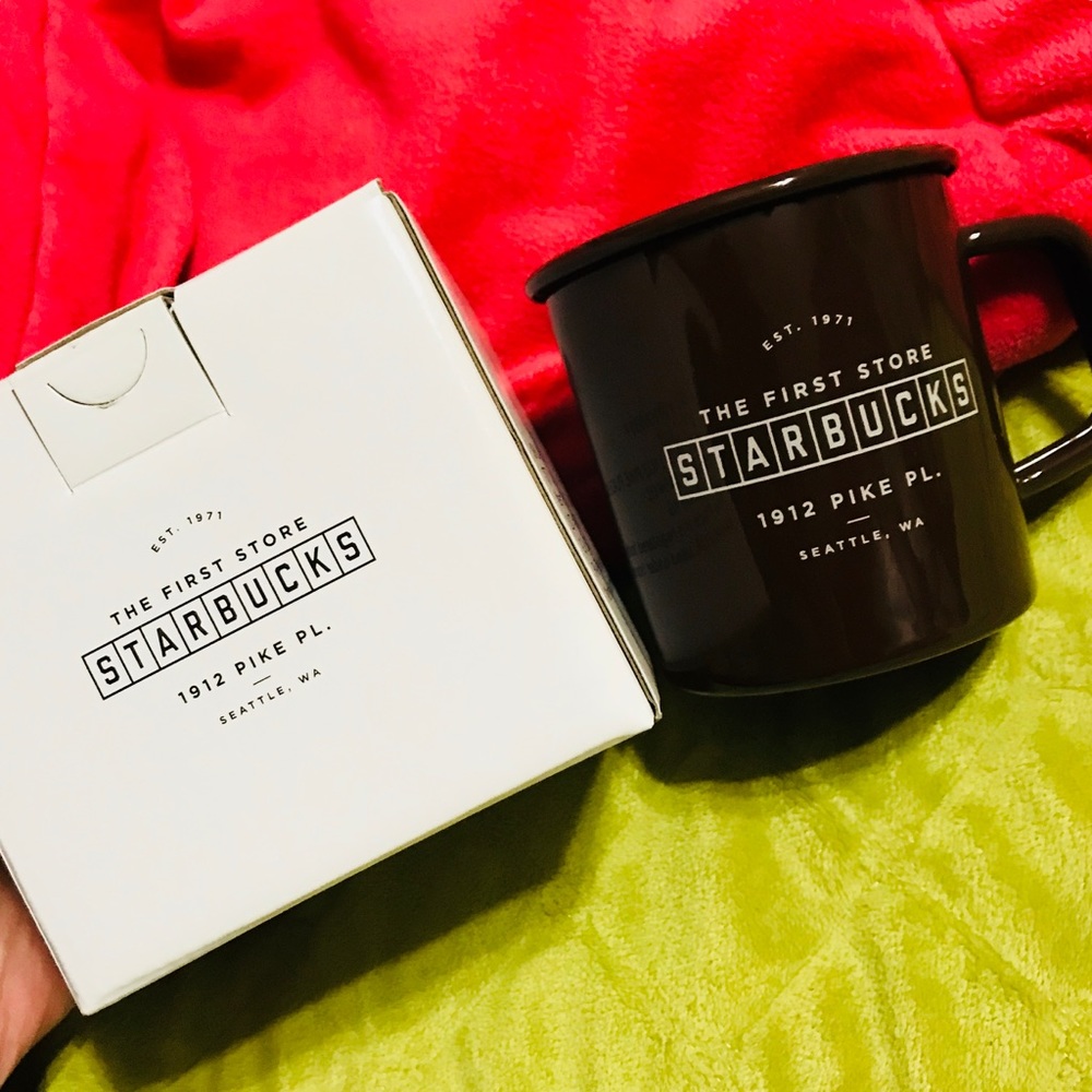 The First Starbucks Store cup